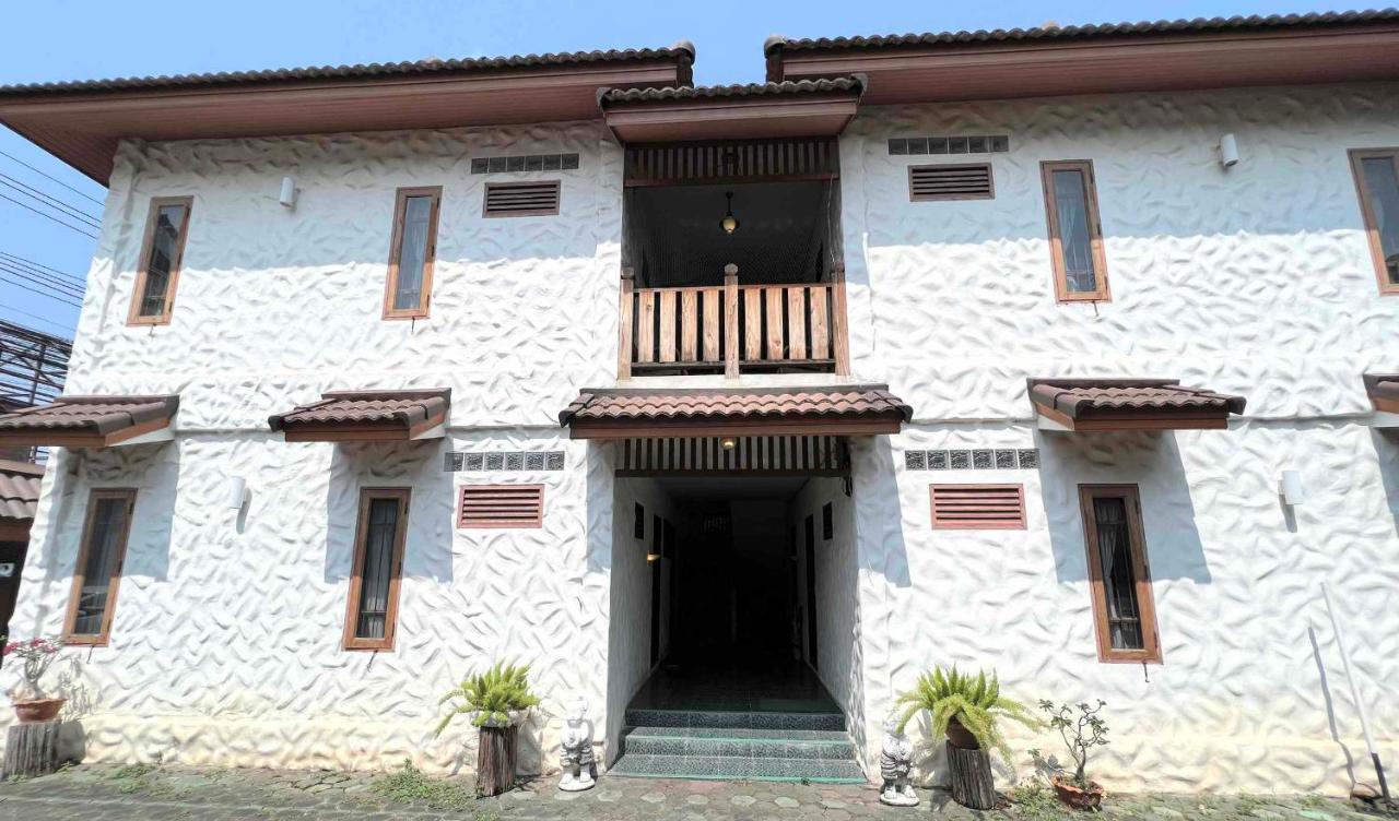 Plumeriahome Near Walking Street Chiang Mai Exterior photo